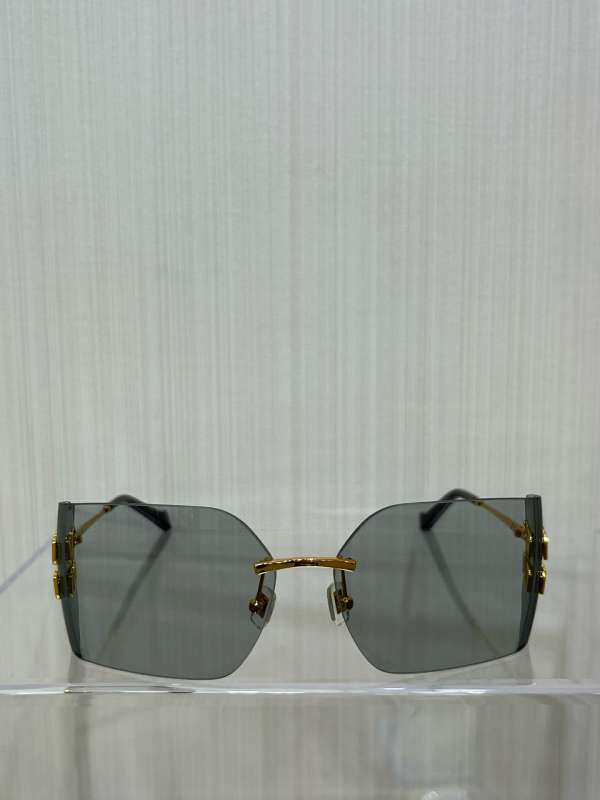 Picture of MiuMiu Sunglasses _SKUfw56968595fw